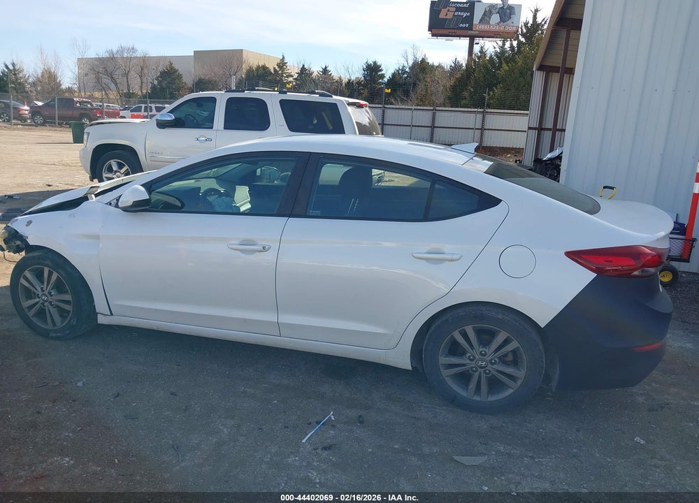 2018 HYUNDAI ELANTRA SEL VIN: 5NPD84LFXJH230960