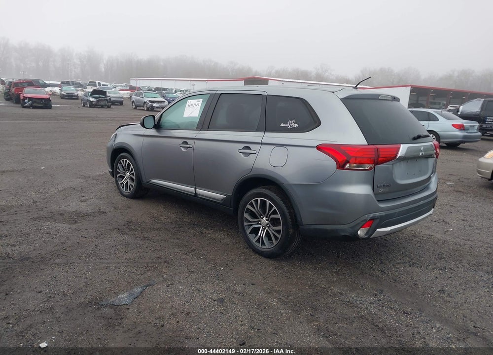 2016 MITSUBISHI OUTLANDER ES VIN: JA4AD2A31GZ008377