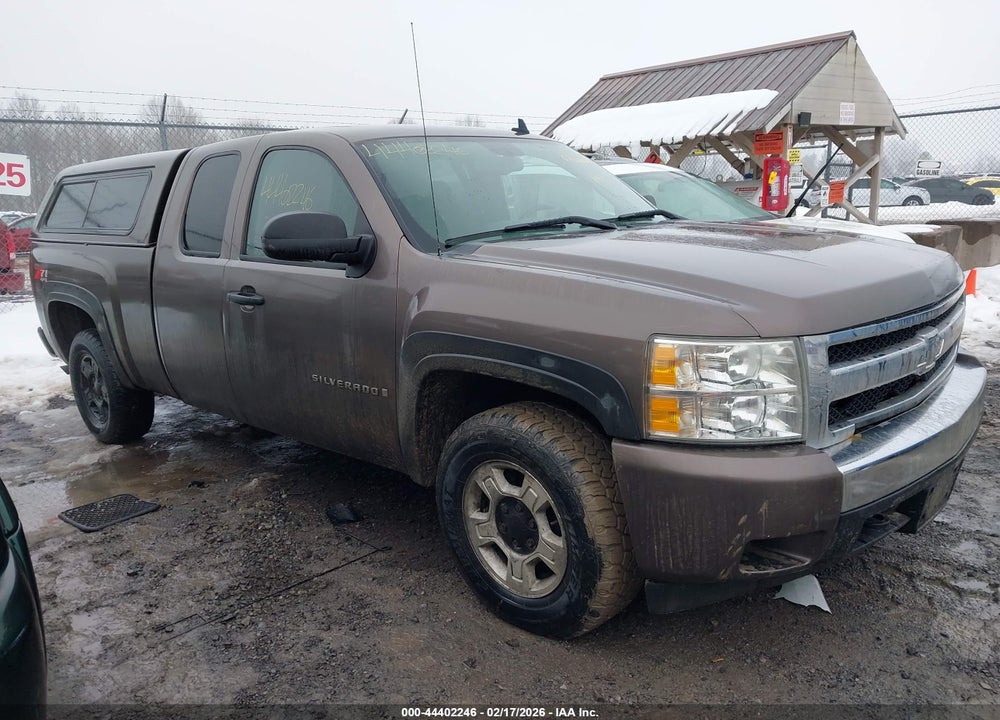2008 CHEVROLET SILVERADO 1500 LT1 VIN: 2GCEK19J281315285