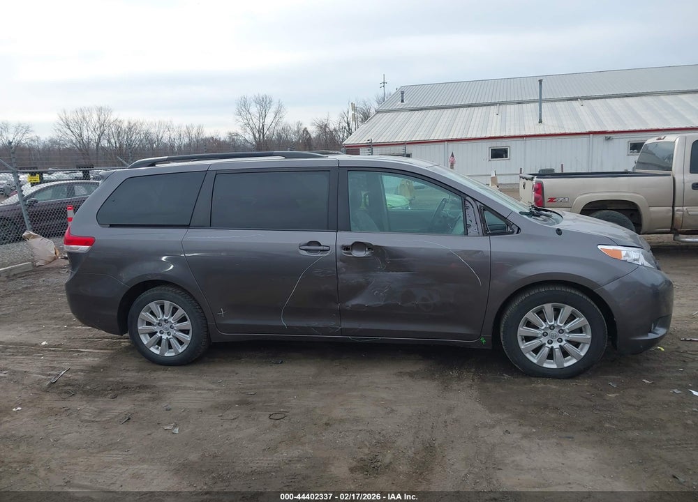 2013 TOYOTA SIENNA XLE 7 PASSENGER VIN: 5TDDK3DC0DS070828