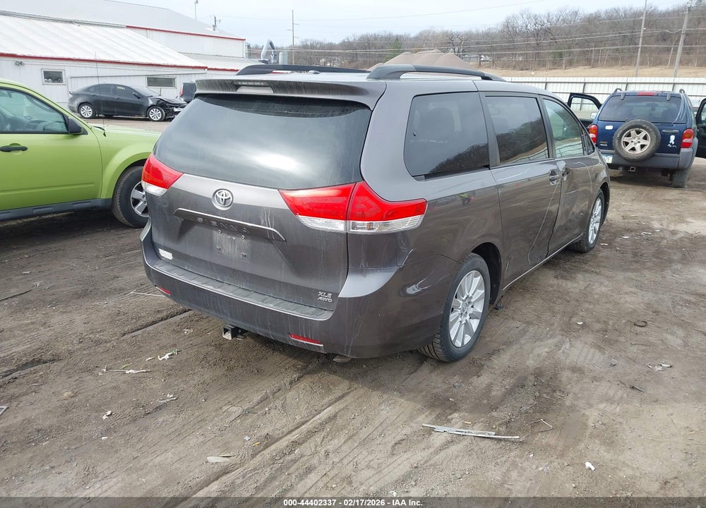 2013 TOYOTA SIENNA XLE 7 PASSENGER VIN: 5TDDK3DC0DS070828