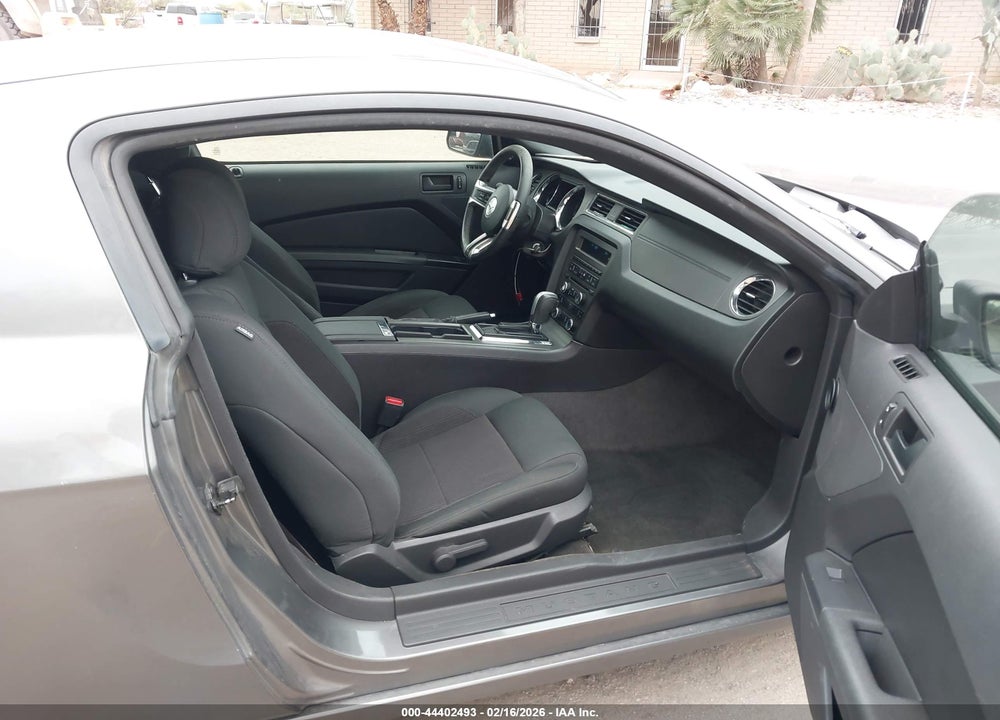 2014 FORD MUSTANG V6 VIN: 1ZVBP8AM4E5250482