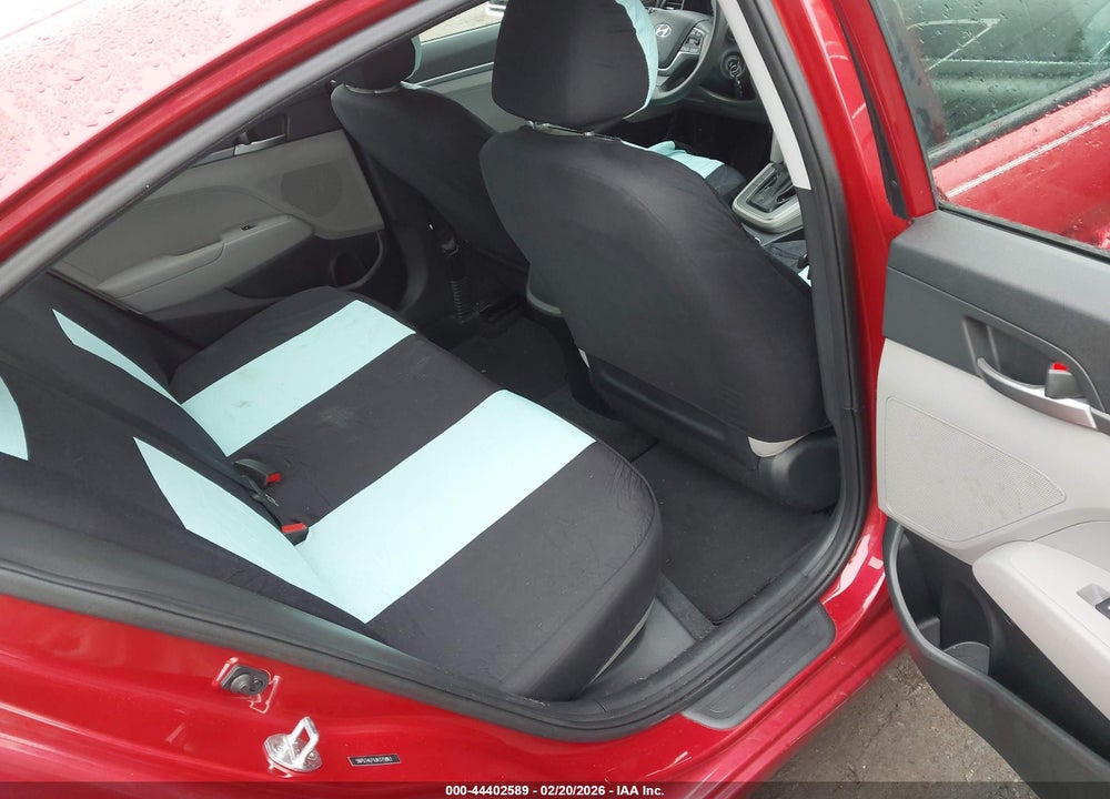 2018 HYUNDAI ELANTRA SE VIN: 5NPD74LF9JH375863