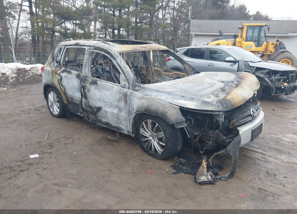 2012 VOLKSWAGEN TIGUAN SE VIN: WVGBV7AX7CW586353