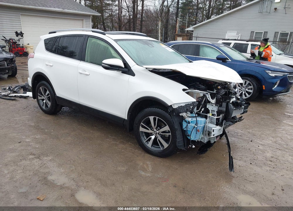 2018 TOYOTA RAV4 XLE VIN: JTMRFREV6JJ737987