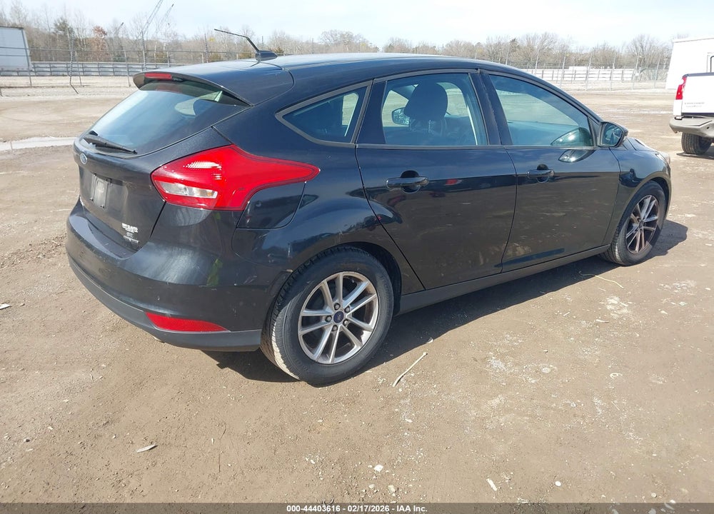 2015 FORD FOCUS SE VIN: 1FADP3K23FL317295