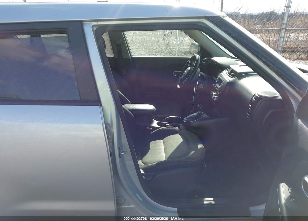 2014 KIA SOUL + VIN: KNDJP3A51E7745799