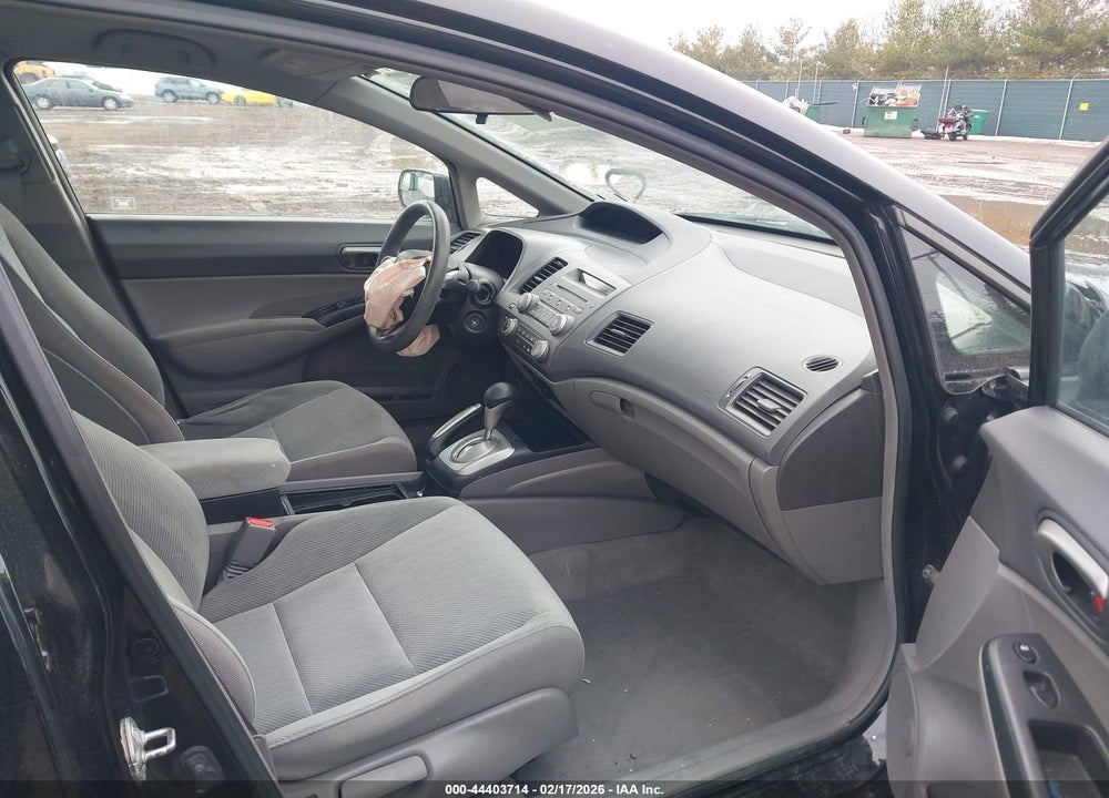 2010 HONDA CIVIC LX VIN: 19XFA1F51AE062533
