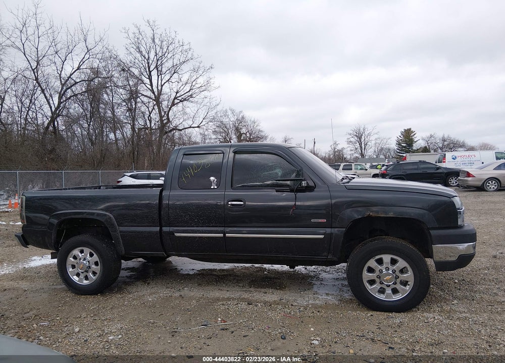 2003 CHEVROLET SILVERADO 2500HD LS VIN: 1GCHK29123E358552