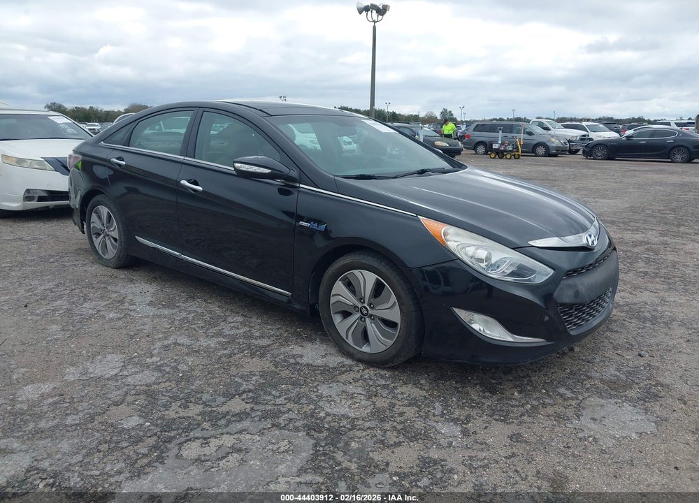 2015 HYUNDAI SONATA HYBRID LIMITED VIN: KMHEC4A45FA124611
