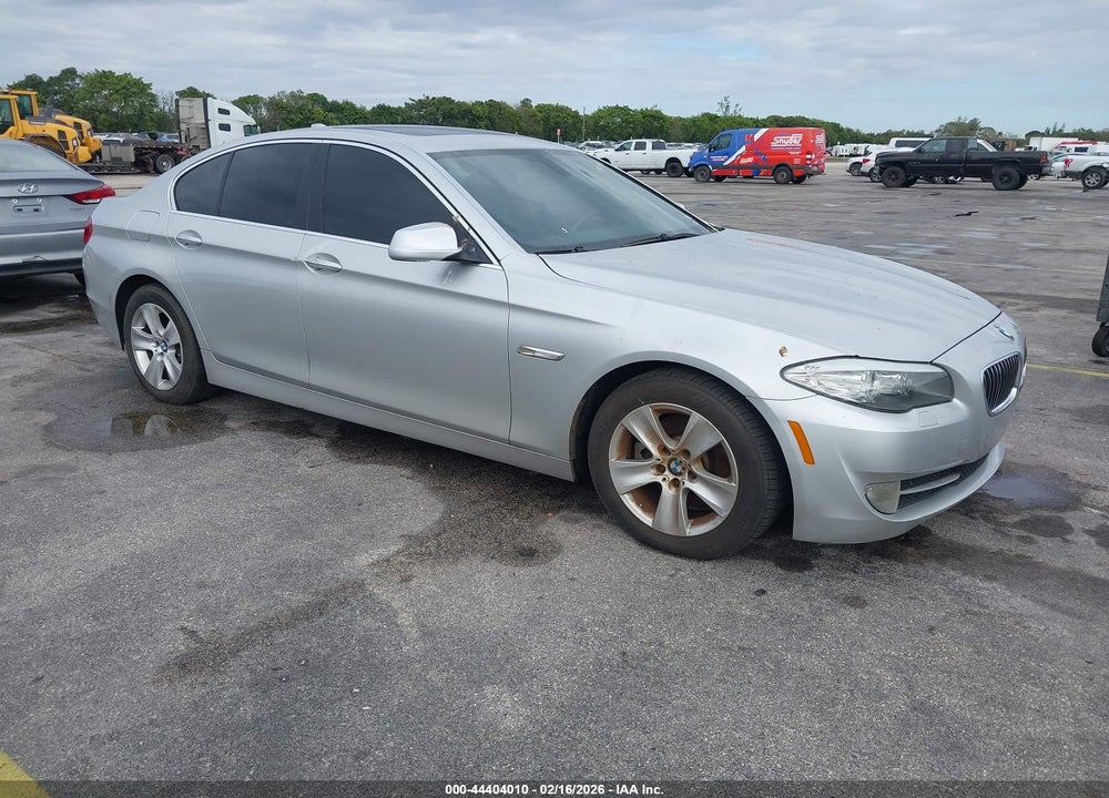2011 BMW 528I VIN: WBAFR1C58BC672710