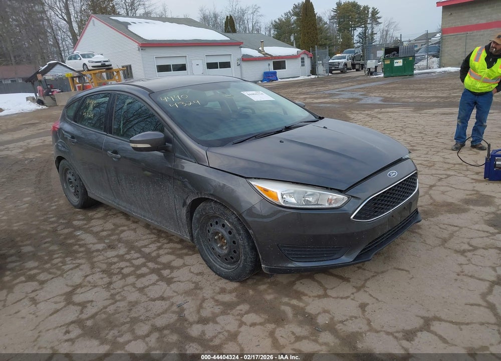 2016 FORD FOCUS SE VIN: 1FADP3K29GL265494