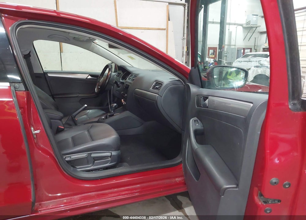2017 VOLKSWAGEN JETTA 1.4T SE VIN: 3VWDB7AJ1HM245827
