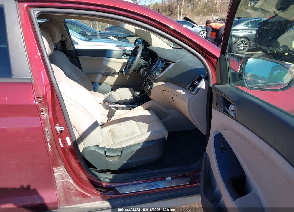 2017 HYUNDAI TUCSON SE VIN: KM8J33A49HU452849