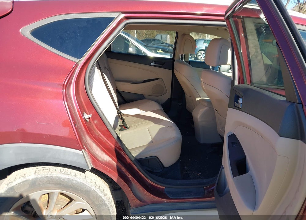 2017 HYUNDAI TUCSON SE VIN: KM8J33A49HU452849