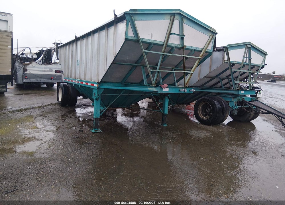 2011 PREMIER TRAILER MFG PUP SEMI TRAILER VIN: 1P9SH2115BG355217