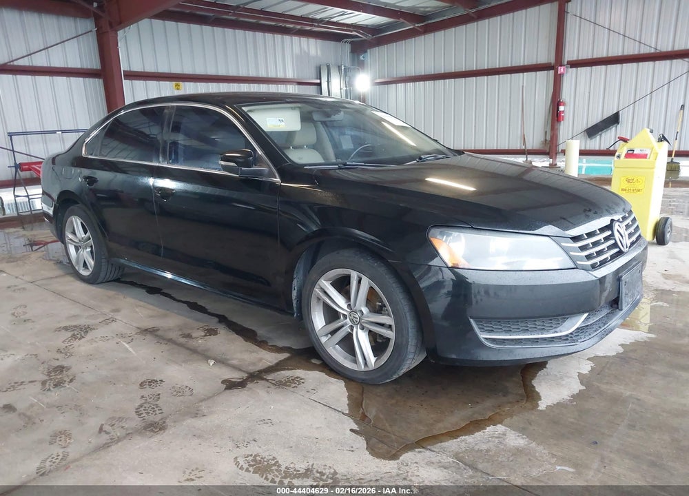 2015 VOLKSWAGEN PASSAT 2.0L TDI SE VIN: 1VWBV7A37FC104694