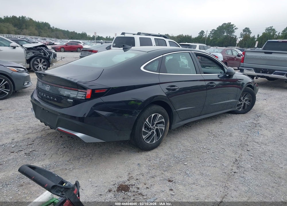 2026 HYUNDAI SONATA HYBRID BLUE VIN: KMHL24JJ3TA145601