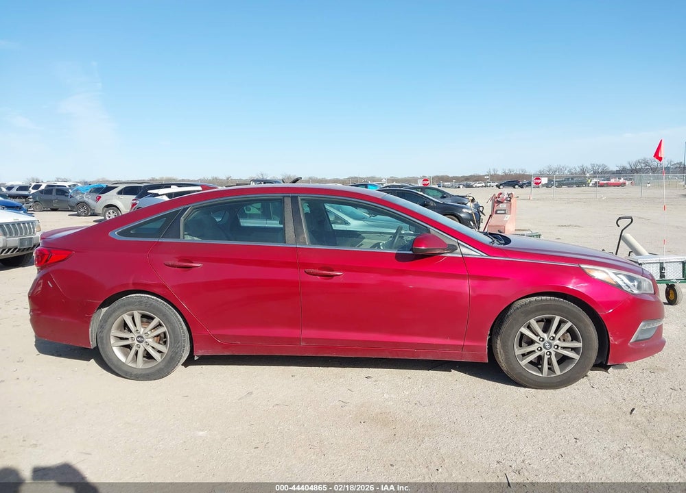 2015 HYUNDAI SONATA SE VIN: 5NPE24AF4FH116226