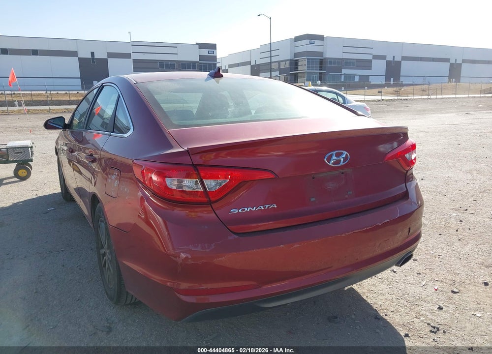 2015 HYUNDAI SONATA SE VIN: 5NPE24AF4FH116226
