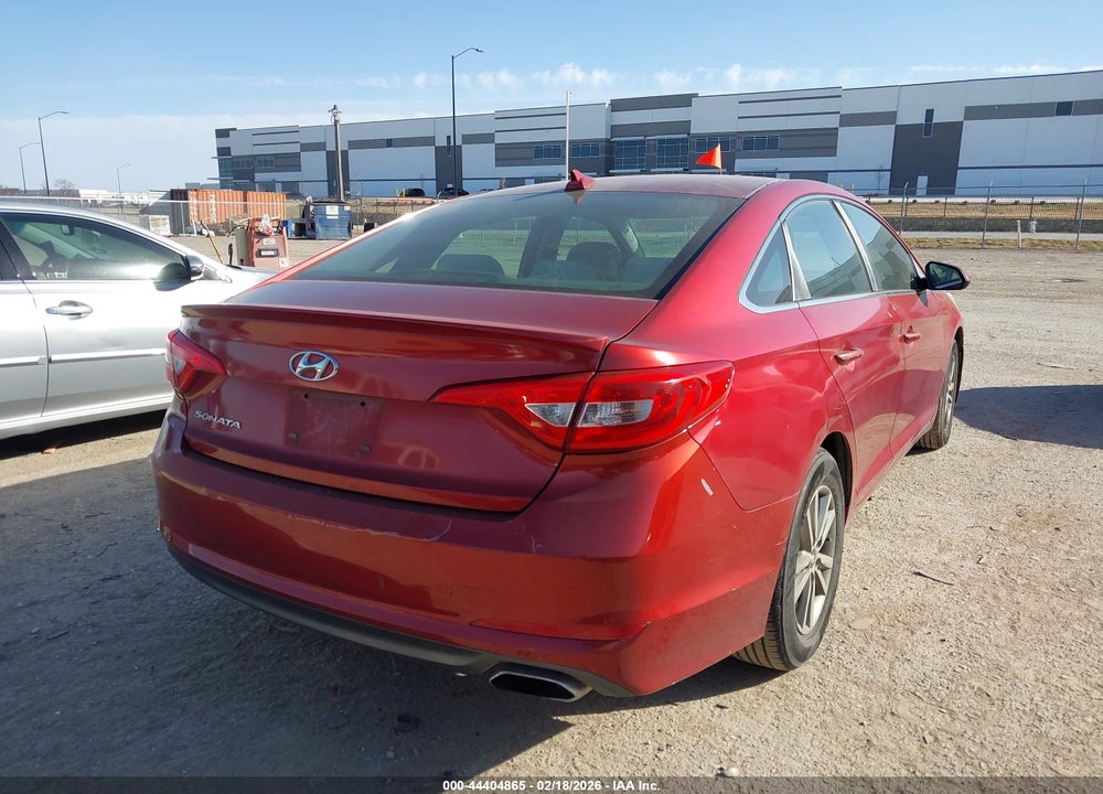 2015 HYUNDAI SONATA SE VIN: 5NPE24AF4FH116226