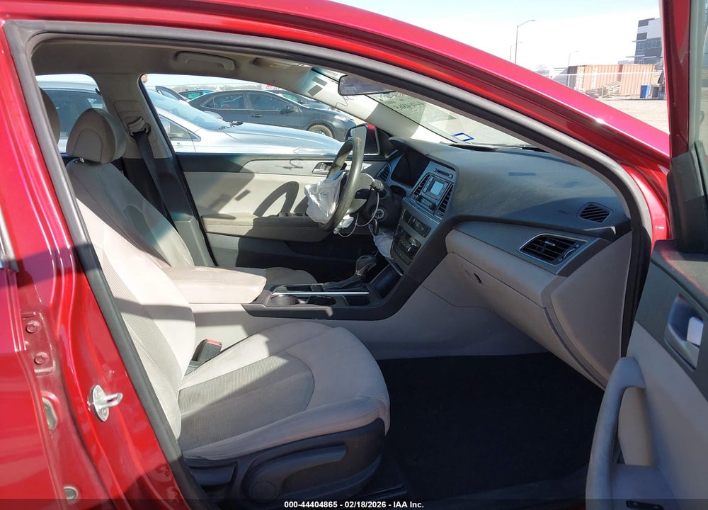 2015 HYUNDAI SONATA SE VIN: 5NPE24AF4FH116226