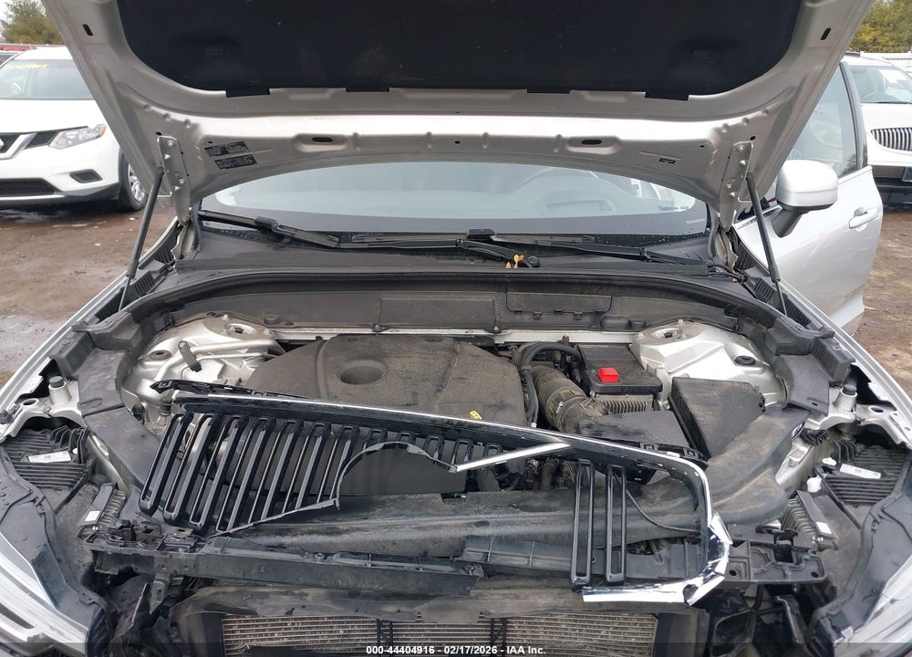 2018 VOLVO XC60 T6 MOMENTUM VIN: LYVA22RKXJB110315