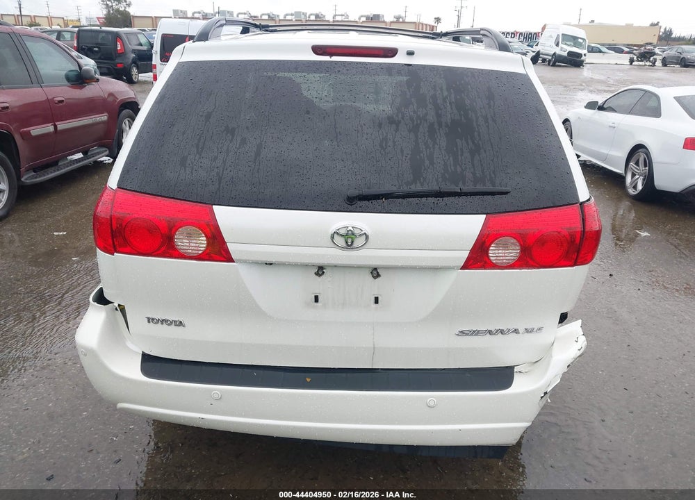 2010 TOYOTA SIENNA XLE VIN: 5TDYK4CC5AS335862