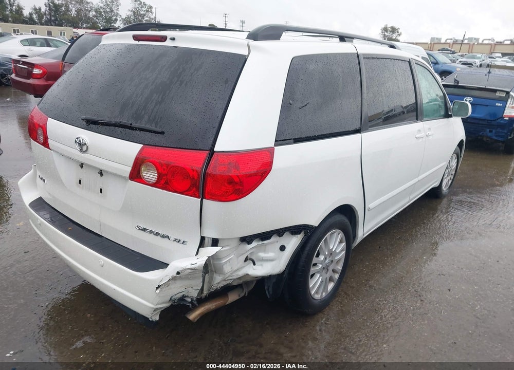 2010 TOYOTA SIENNA XLE VIN: 5TDYK4CC5AS335862