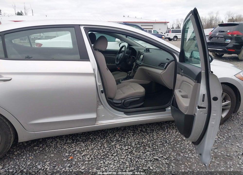 2018 HYUNDAI ELANTRA SEL VIN: 5NPD84LF5JH340086