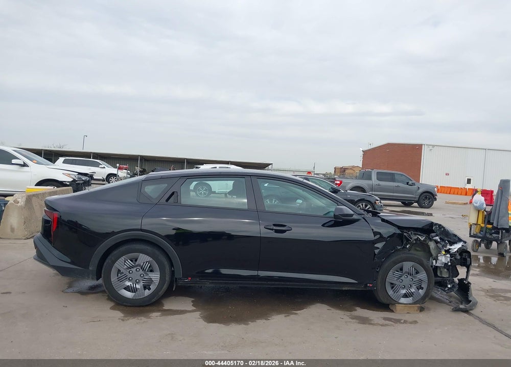 2025 KIA K4 LX VIN: 3KPFT4DE5SE132602