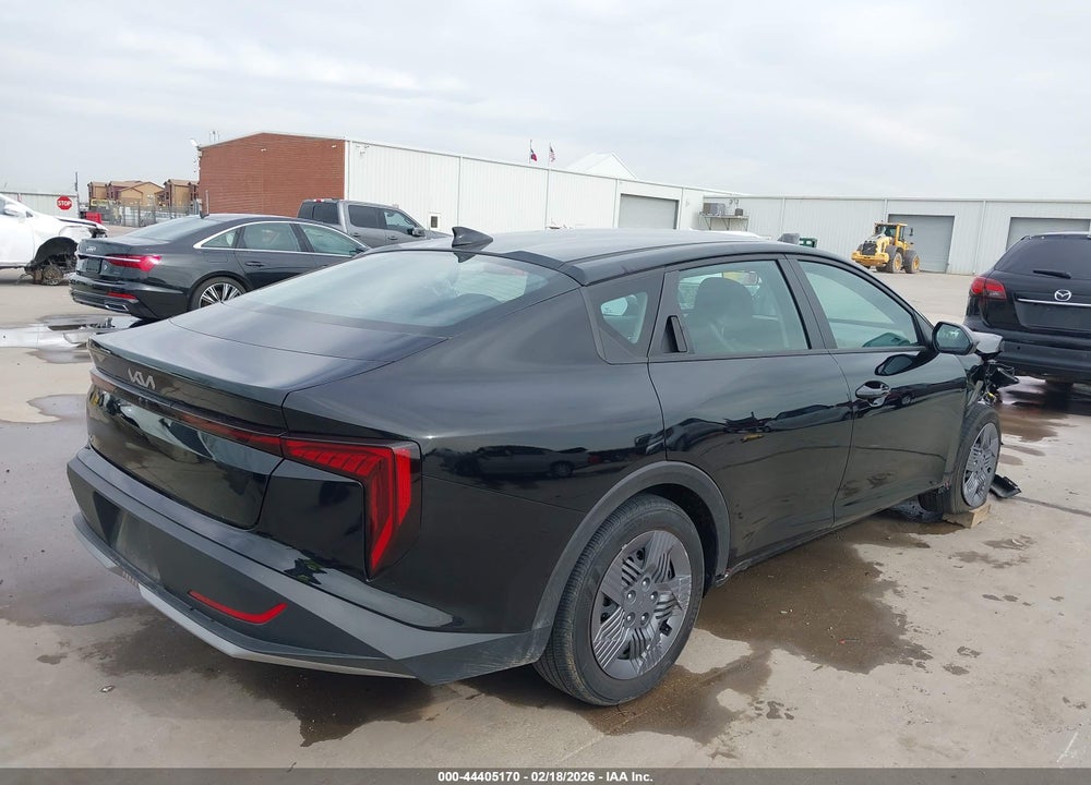 2025 KIA K4 LX VIN: 3KPFT4DE5SE132602