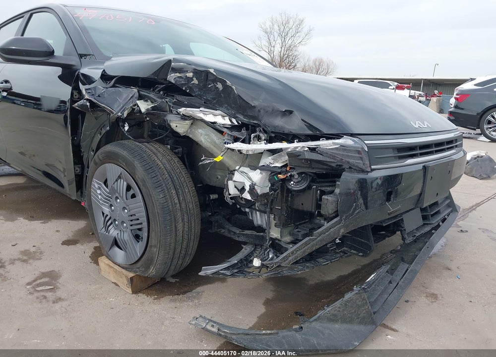2025 KIA K4 LX VIN: 3KPFT4DE5SE132602
