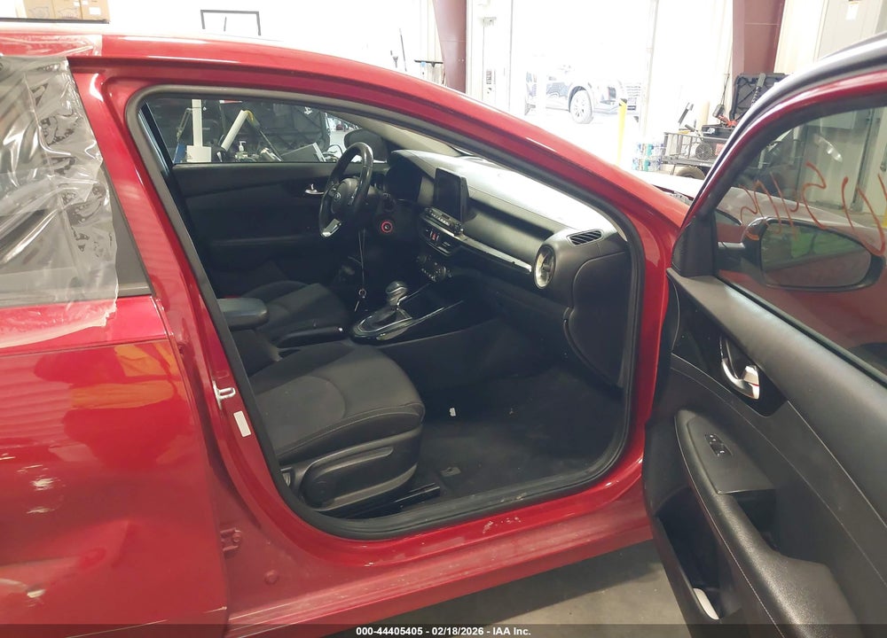 2019 KIA FORTE S VIN: 3KPF34AD8KE063268