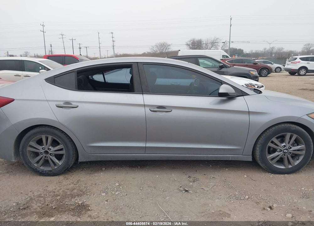 2017 HYUNDAI ELANTRA SE VIN: 5NPD84LFXHH093996