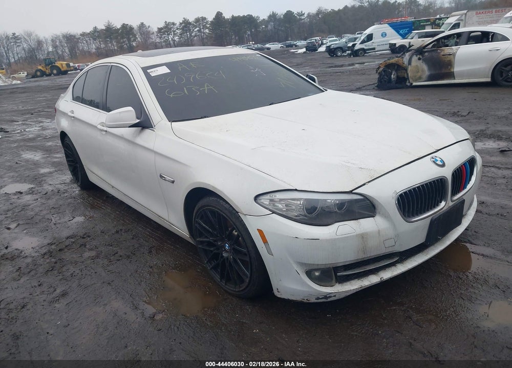 2011 BMW 528I VIN: WBAFR1C56BC740602