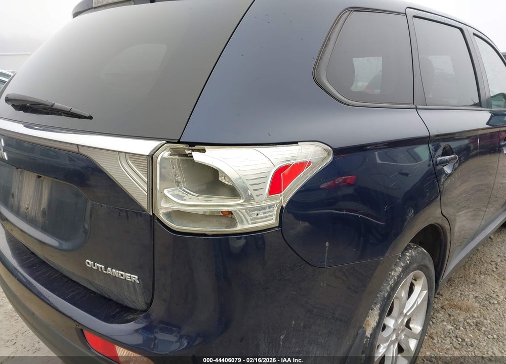 2014 MITSUBISHI OUTLANDER SE VIN: JA4AD3A35EZ017621