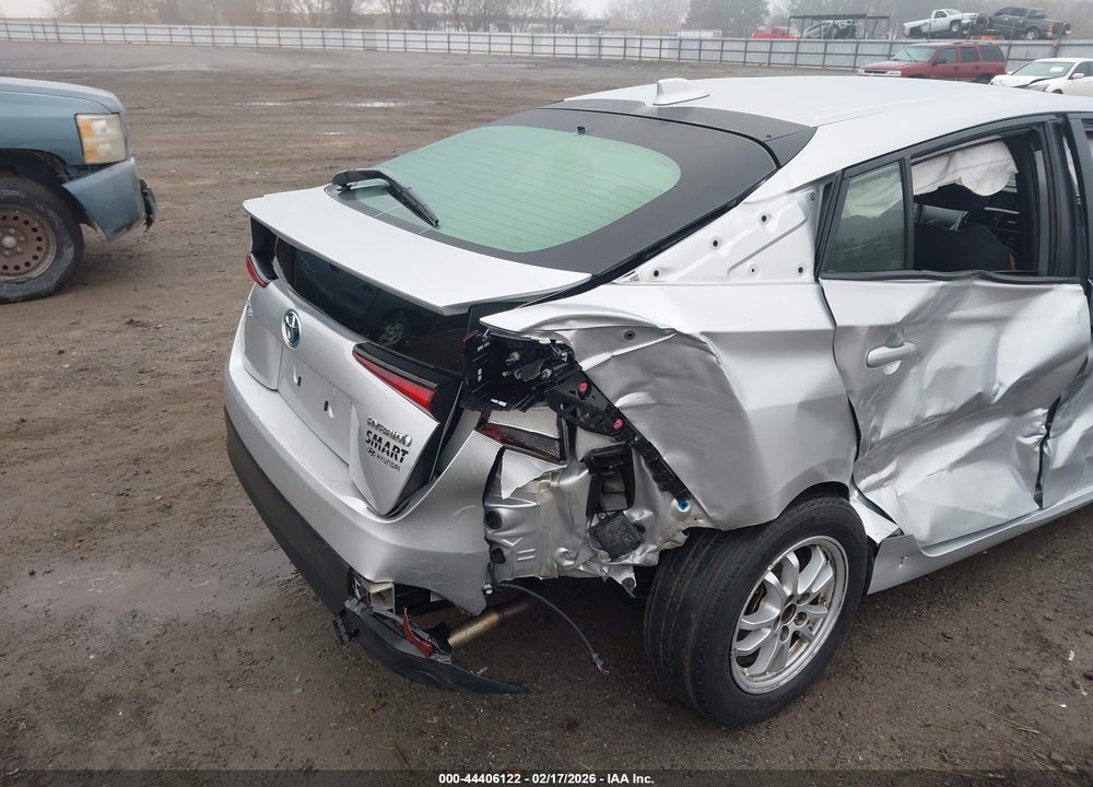 2021 TOYOTA PRIUS LE VIN: JTDKAMFU6M3148066