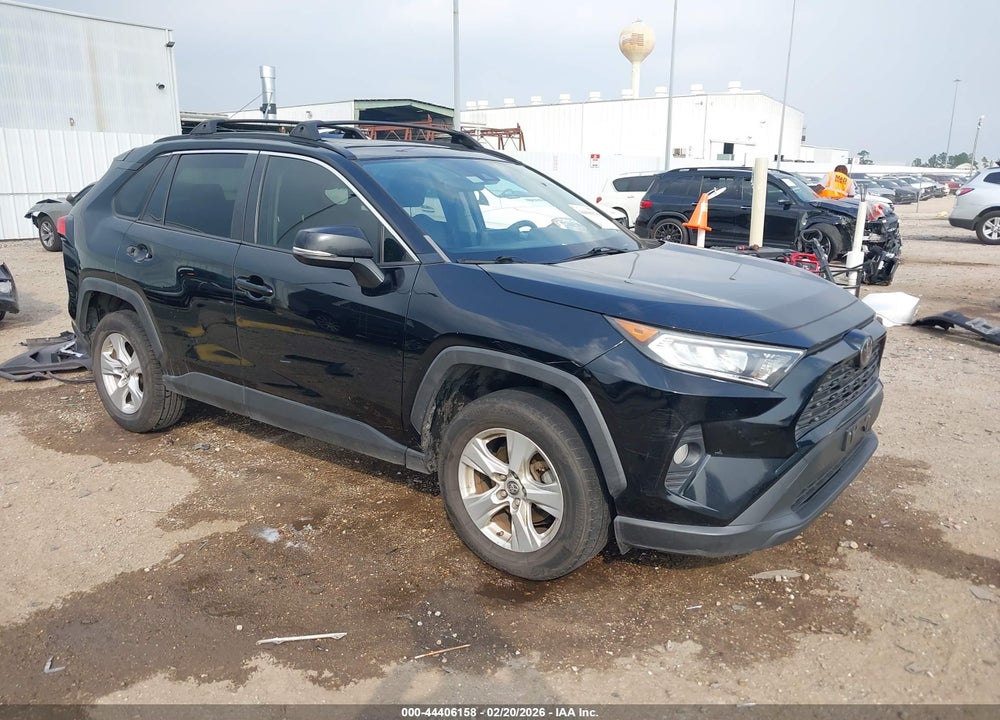 2019 TOYOTA RAV4 XLE VIN: JTMW1RFV8KD015839