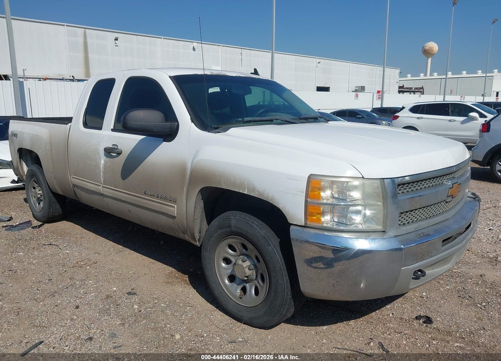 2013 CHEVROLET SILVERADO 1500 LT VIN: 1GCRKSEA1DZ150330