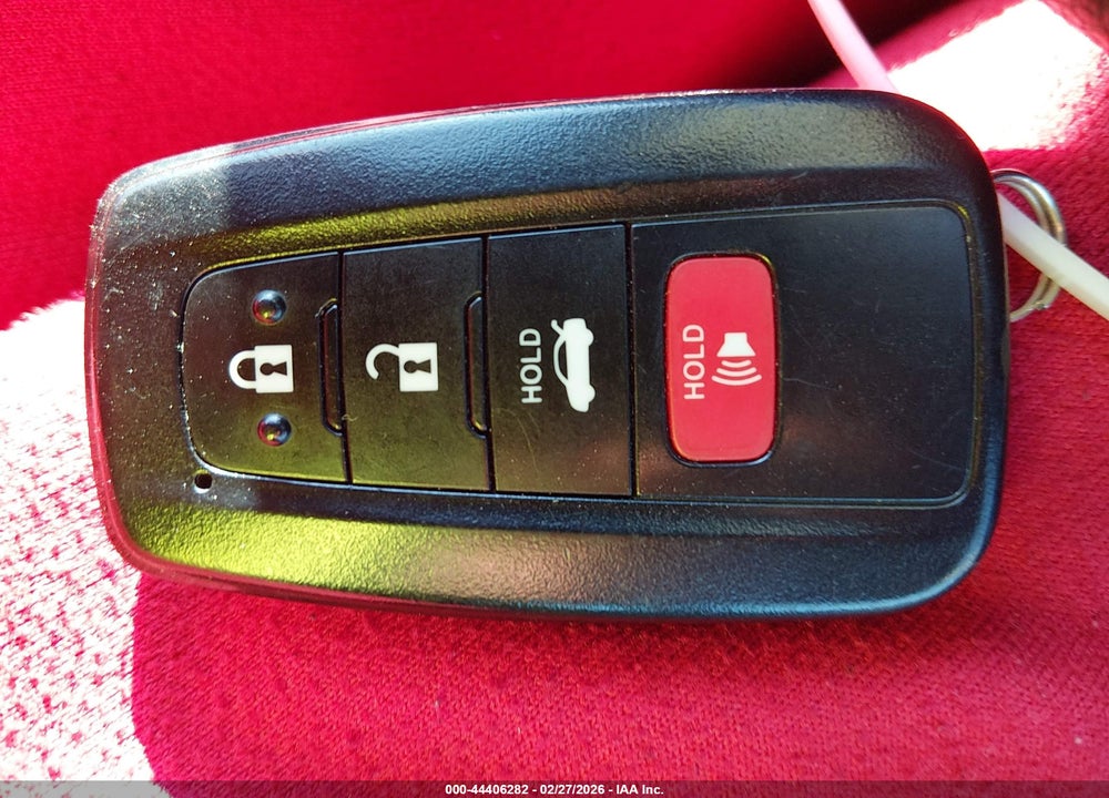 2021 TOYOTA CAMRY LE HYBRID VIN: 4T1C31AK0MU031575