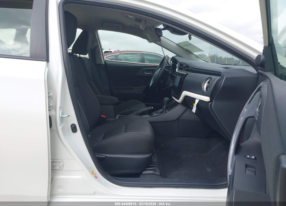 2018 TOYOTA COROLLA IM VIN: JTNKARJE1JJ565790