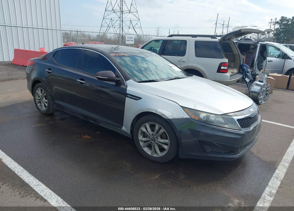 2011 KIA OPTIMA EX VIN: KNAGN4A76B5084217