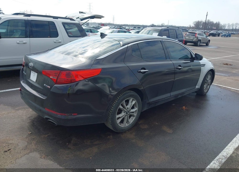 2011 KIA OPTIMA EX VIN: KNAGN4A76B5084217