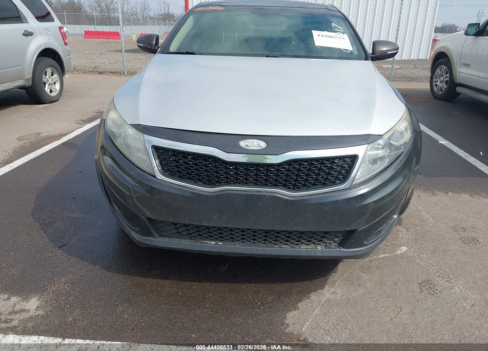 2011 KIA OPTIMA EX VIN: KNAGN4A76B5084217