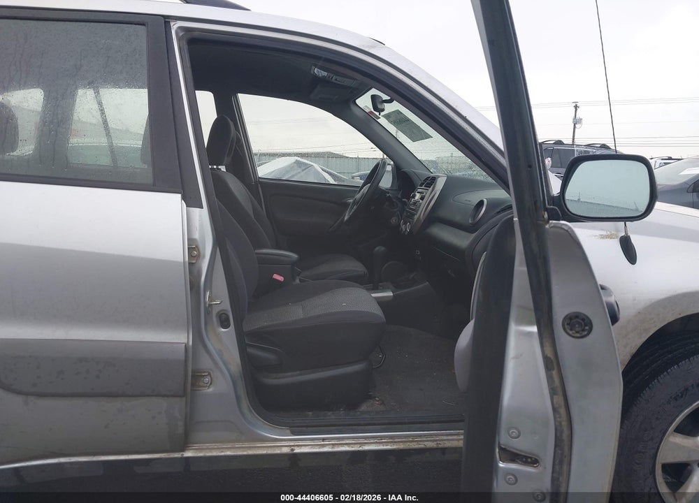 2004 TOYOTA RAV4 VIN: JTEHD20V746018850