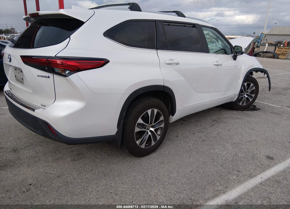 2023 TOYOTA HIGHLANDER HYBRID XLE VIN: 5TDKBRCH1PS125413