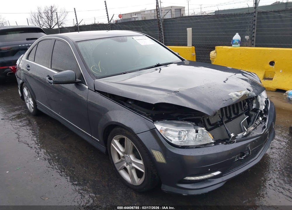 2011 MERCEDES-BENZ C 300 SPORT VIN: WDDGF5EBXBR137150