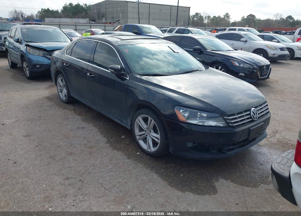 2014 VOLKSWAGEN PASSAT 2.0L TDI SE VIN: 1VWBN7A37EC058508