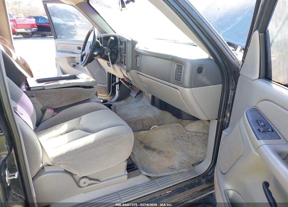 2004 CHEVROLET SUBURBAN 1500 LS VIN: 1GNEC16Z44J223884
